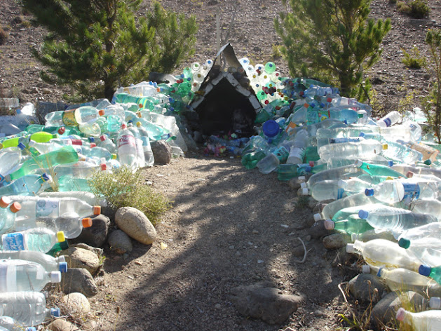 chapelle de bouteilles d'eau patagonie