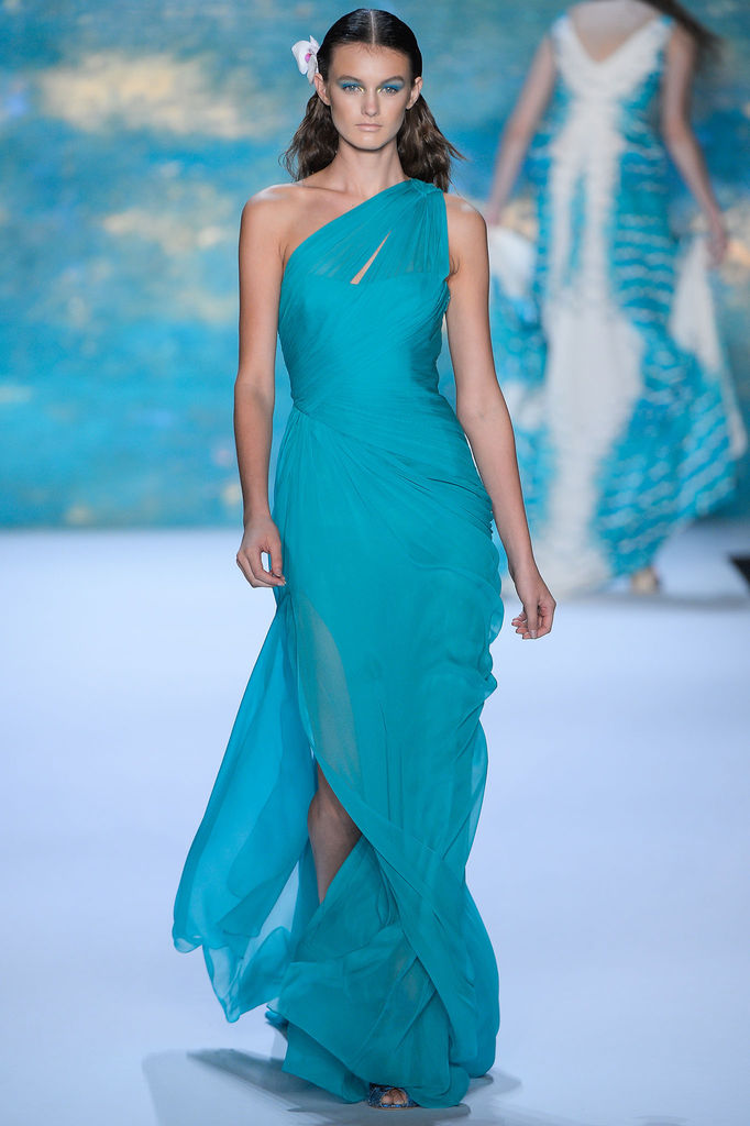 Couture Carrie: Awesome Asymmetric Gowns