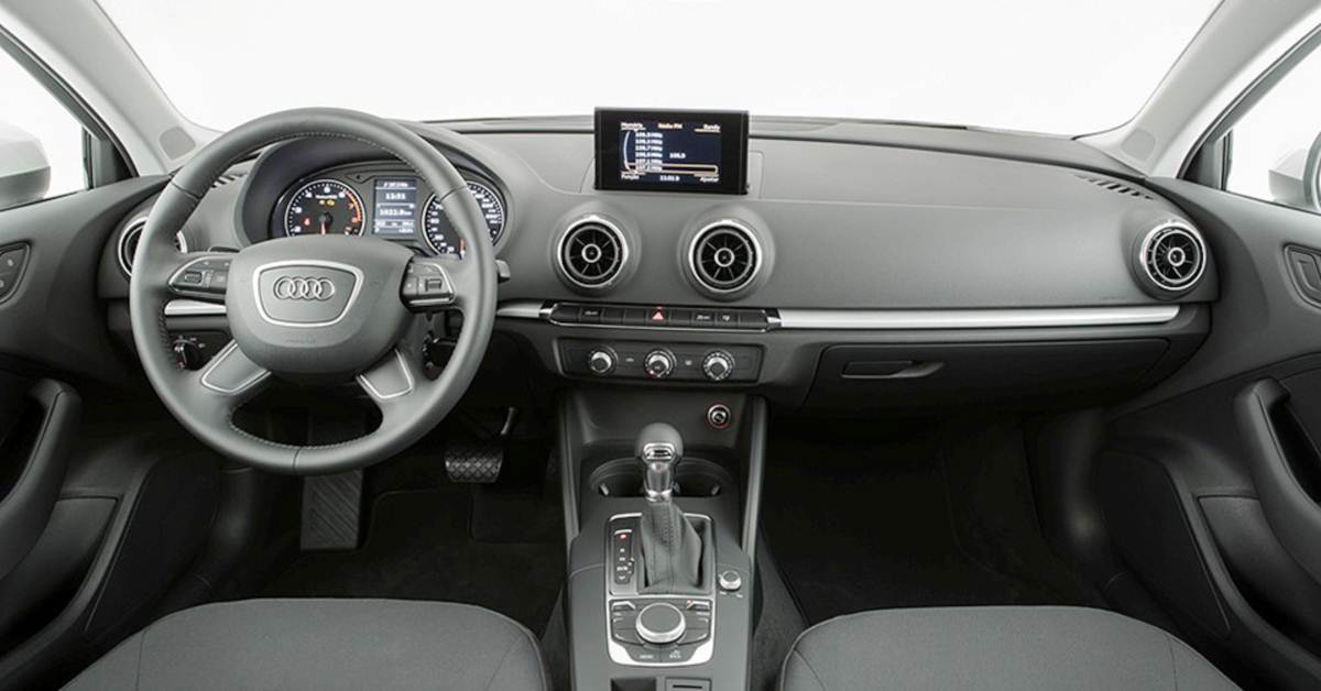Toyota Corolla Altis 2015 X Audi A3 Sedan - interior