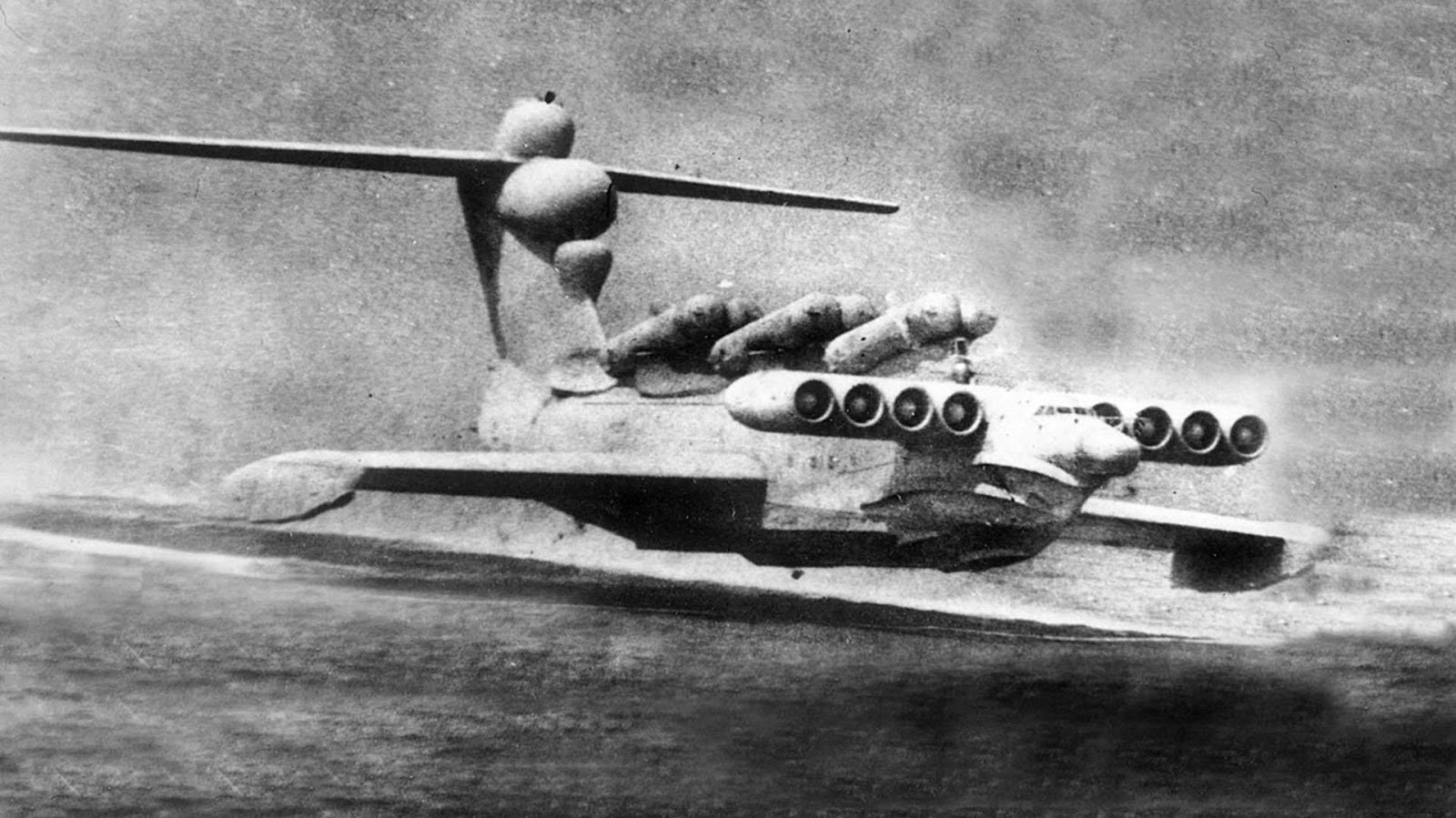 Ucan Savas Gemisi Ekranoplan Istenci