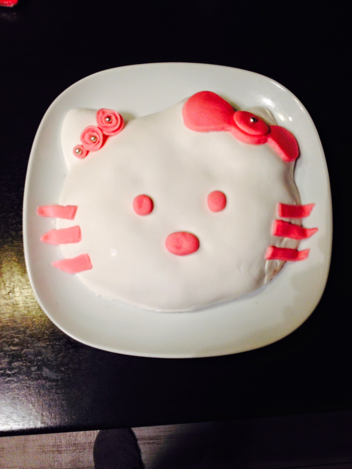 cake design hello kitty