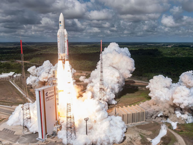 Centre Spatial Guyanais Décollage d'une fusée Arianne à Kourou en Guyane