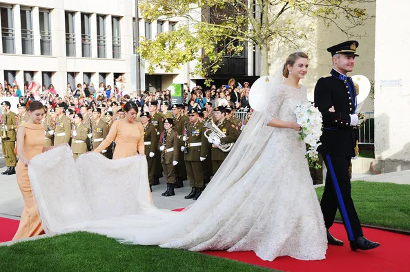 Princess Stephanie of Luxembourg and Prince Guillaume of Luxembourg kiss on the balcony of the Grand-Ducal Palace following the wedding ceremony of Prince Guillaume Of Luxembourg and Princess Stephanie of Luxembourg