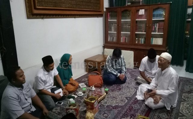 Pandu Wijaya Meminta Maaf Di Depan Gus Mus Pandu Wijaya Meminta Maaf Di Depan Gus Mus