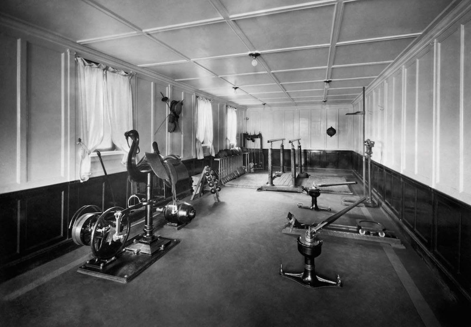 Gym of the Neptunia Transatlantic Liner. 1930.