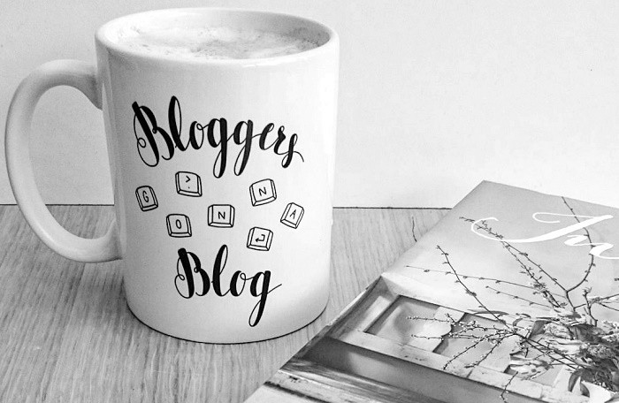bloggers gonna blog mug