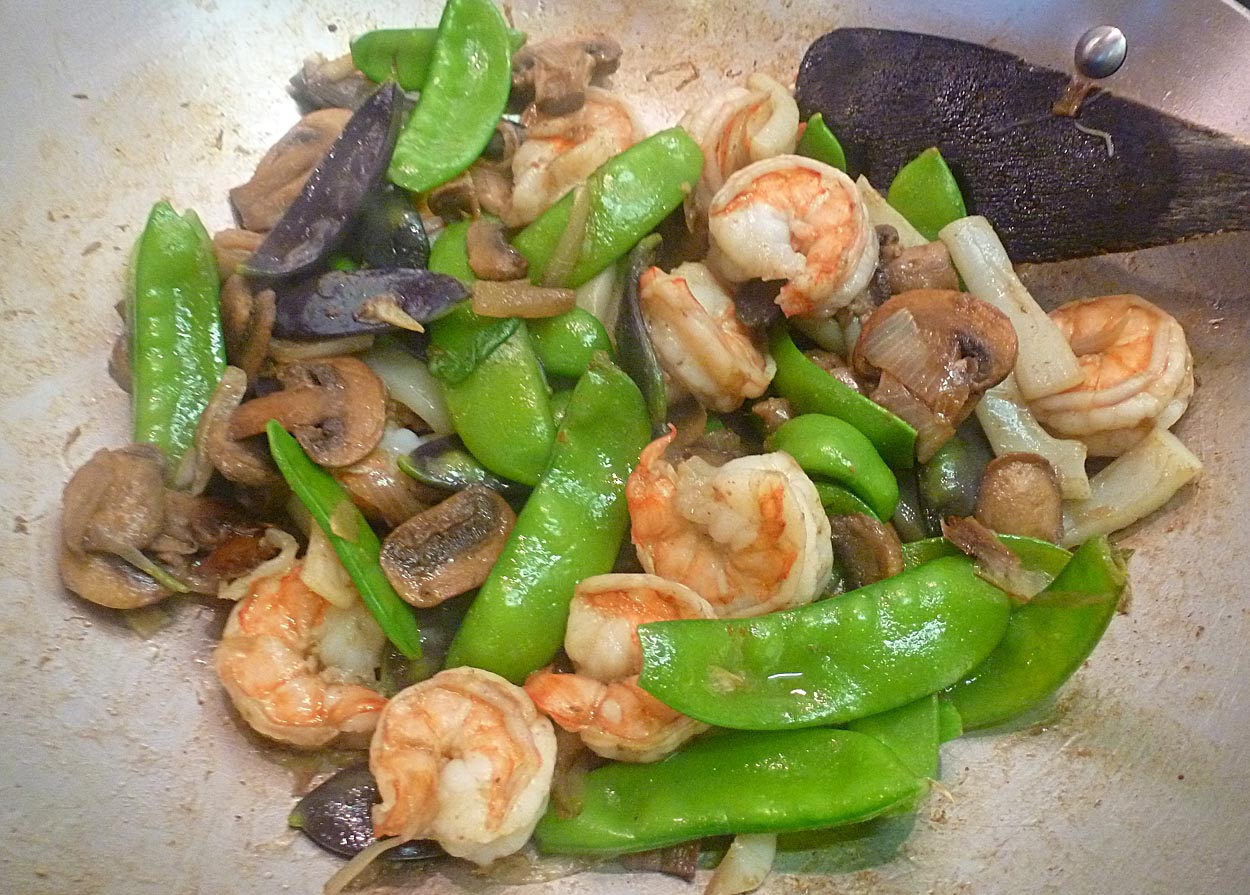 Living the life in saint aignan: snow peas and shrimp in a stir fry