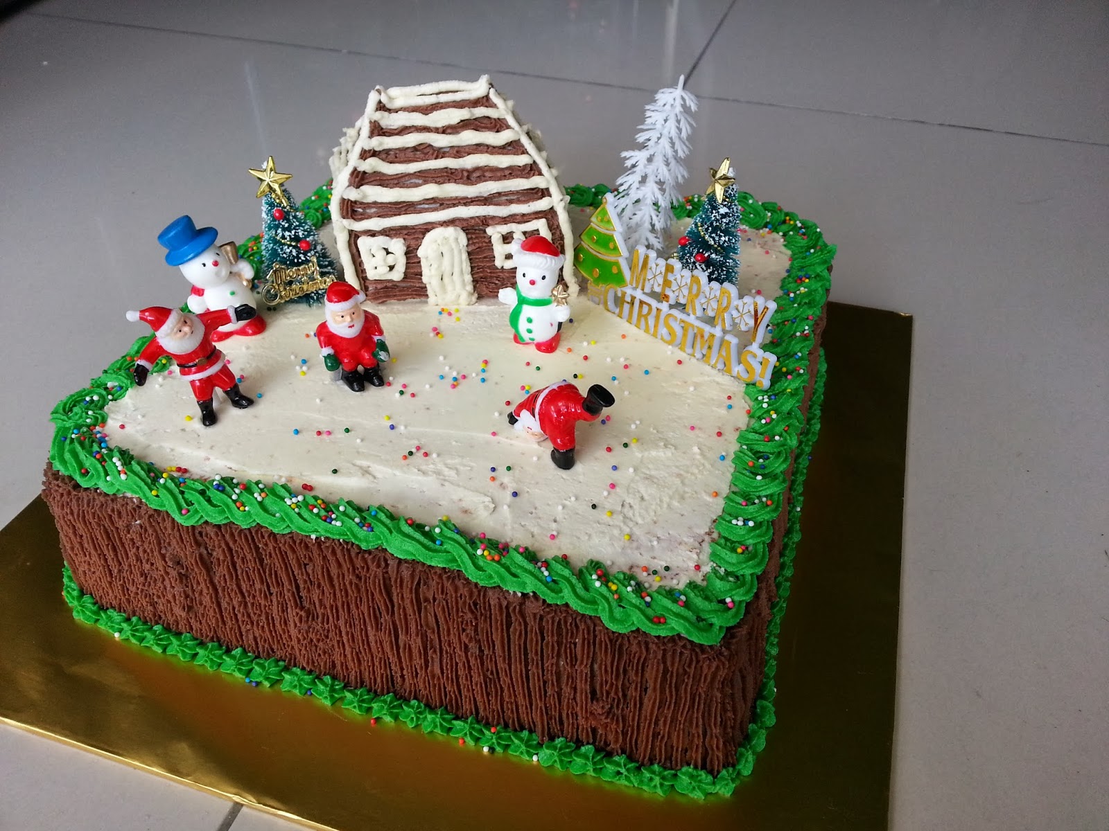 Cakes By Mercy: Showstopper of the day, Christmas House Cake