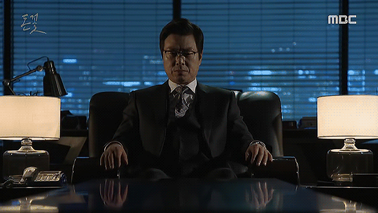 첫 장편드라마 입봉한 여자감독님의 연출력.gif | 인스티즈