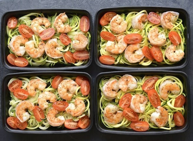 Skinny Bang Bang Zucchini Noodles Meal Prep #lunch #keto Skinny Bang Bang Zucchini Noodles Meal Prep #lunch #keto