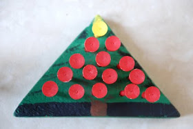 peg board game Christmas tree