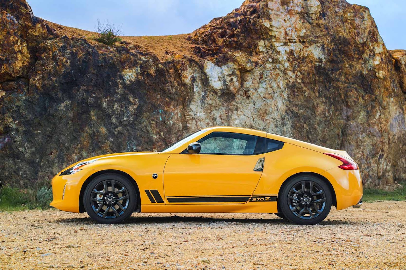 DATSUN NISSAN Z.ONE NISSAN 370Z HERITAGE EDITION