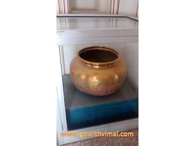 DEGCHI IN FORT MUSEUM Vessel in Junagarh museum