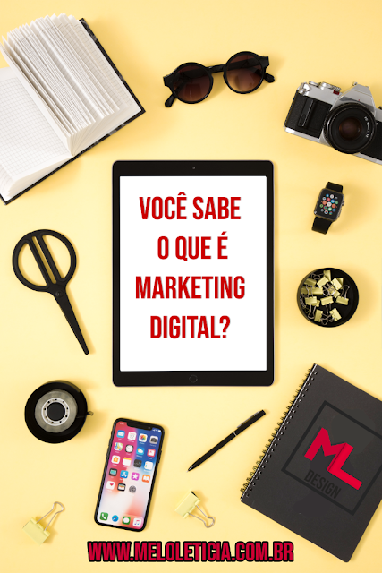 você sabe o que é marketing digital? foto em estilo flat lay com itens essenciais para geradores de contéudos