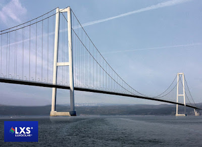 İzmit Körfez Köprüsü'ne Luxsolar HIOL yüksek yoğunluklu uçak ikaz lambaı sistemini sağladık.