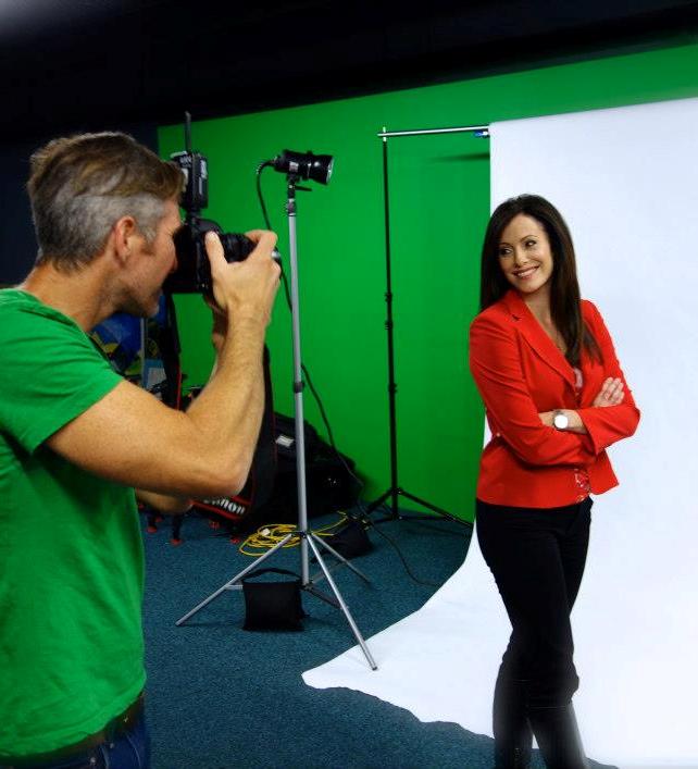 THE APPRECIATION OF BOOTED NEWS WOMEN BLOG : Kathleen Bade of Fox 5 in