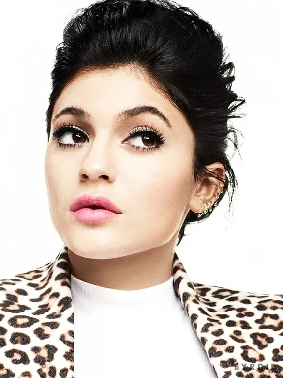 Kylie Jenner wears 60s mod inspired Fall 2014 Make Up Trends for Byrdie