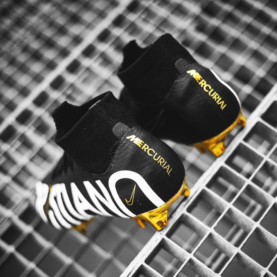 new cr7 football boots 2019