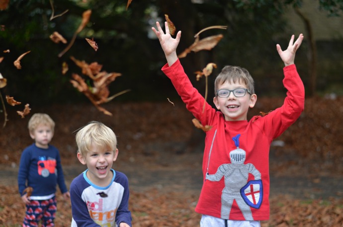 Leaf throwing, Autumn activities with kids
