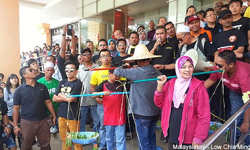 D KANGKONG ANOLOGY PROTESTS BY ONE BANGSA MALAYSIA !! AGAINST PRICE HIKES N SUBSIDY CUT!!