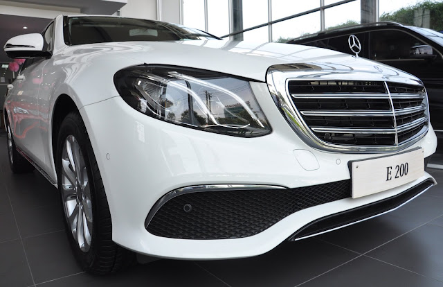 Thiết kế phía trước Mercedes E200 Mercedes E200 có thiết kế mang xu hướng hiện đại