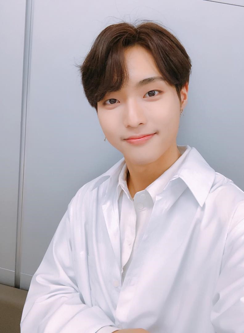 멤버중 셀카 많이 찍는다는 세븐어클락 앤디 셀카모음 | 인스티즈