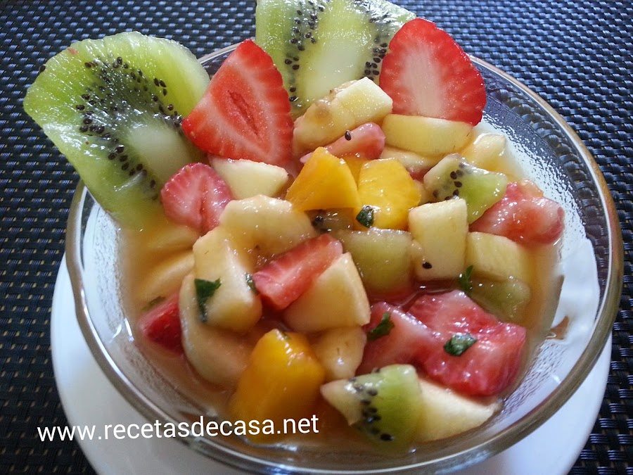 receta de macedonia de frutas con miel y hierbabuena cocina facil