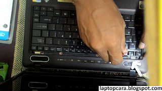Cara Bongkar Laptop Toshiba cara buka keyboard laptop
