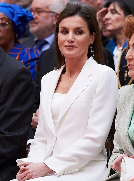 Queen Letizia carried Carolina Herrera Authentic NWT and Authenticity Card Camelot Collection Handbag, white blazer and trousers, Magrit pumps