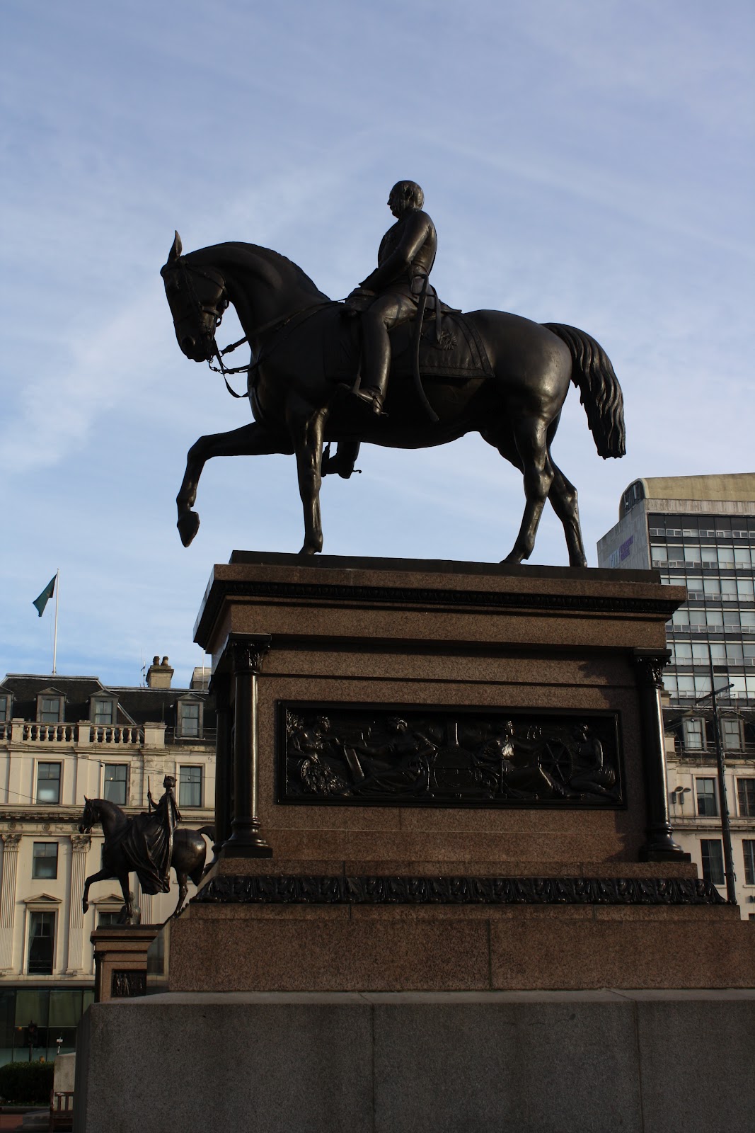 Glasgow Punter Famous Square Statues To Be Removed....eh, What