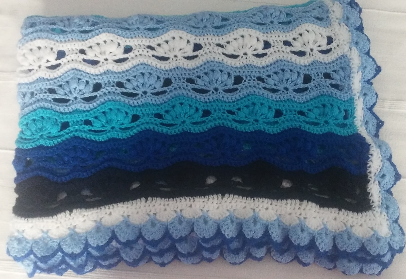 crochet-and-knitting-wavy-blanket