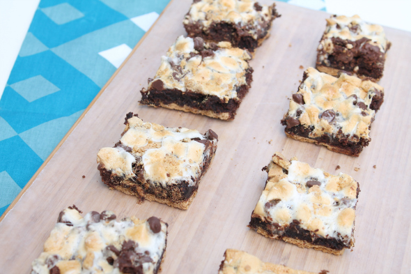 S'More Brownie Bars - perfect treat for your summer parties!