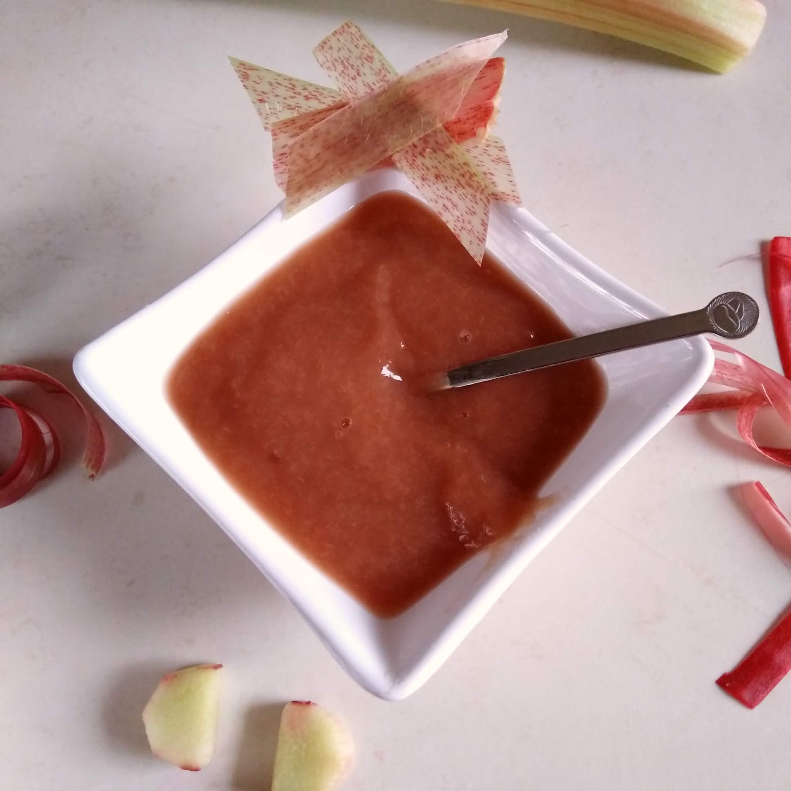 Compotée de rhubarbe du jardin