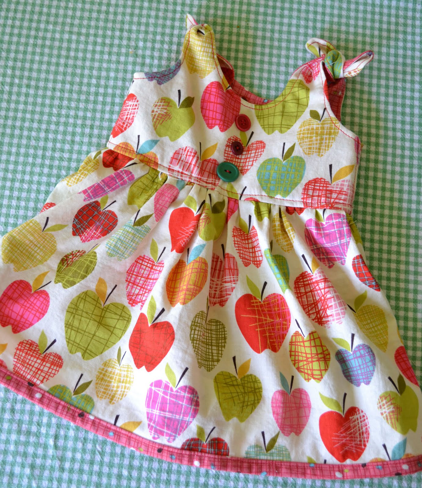 From The Hive: itty bitty baby dress (and diaper cover and bonnet)