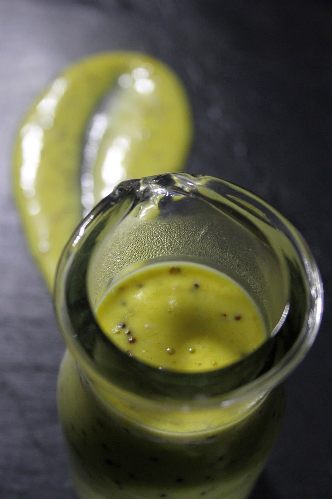 Amapola, el mundo en un plato Salsa de mostaza a la antigua