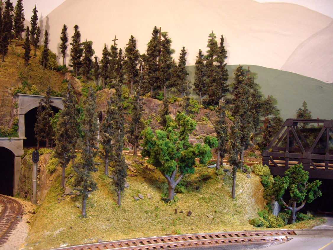 TY'S MODEL RAILROAD Layout Scenery Part II The Background