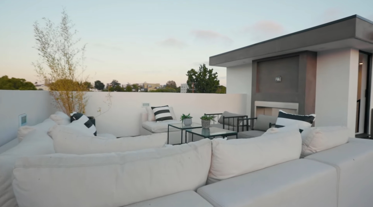 39 Photos vs. Inside a $4,000,000 Modern Mansion in Los Angeles with an INSANE Rooftop Deck! - Luxury Home & Interior Design Video Tour 39 Photos vs. Inside a $4,000,000 Modern Mansion in Los Angeles with an INSANE Rooftop Deck! - Luxury Home & Interior Design Video Tour