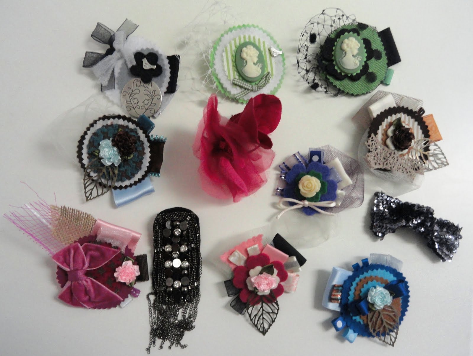 Los últimos broches de brochelia