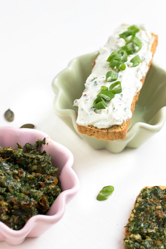 Bärlauch-Tomaten-Pesto und Bärlauch Aufstrich/Dip - Sasibella