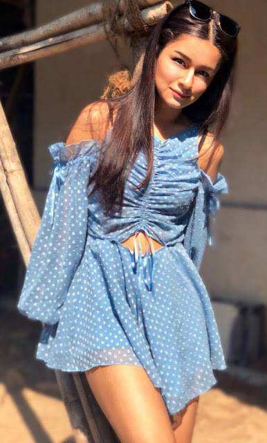 Avneet-Kaur-Birth-bio-Relationships-Carrier-Body-Bra-size Avneet-Kaur-Birth-bio-Relationships-Carrier-Body-Bra-size