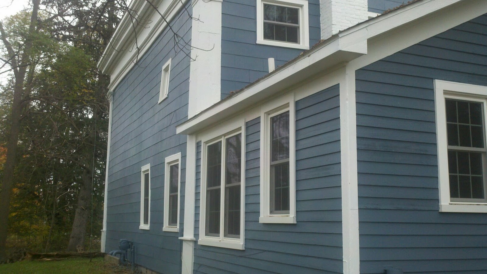 Heidi's Old House Siding project finished