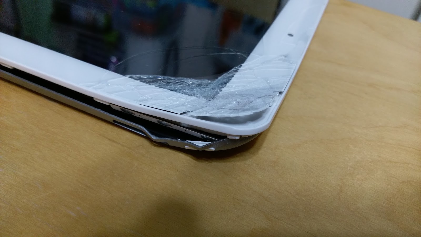 Oldfield's Inner/Outer World Replacing a broken screen for a tablet