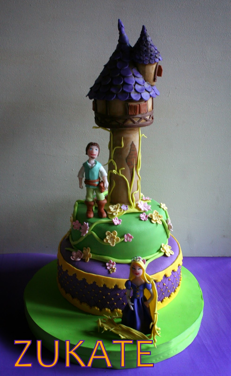 TORTA DE RAPUNZEL PARA MAITE ZUKATE
