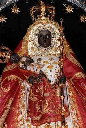 Virgen de la Candelaria en Canarias Foto de la Virgen de la Candelaria en Canarias (España) con el niño Jesús