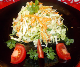 Salata de varza cu morcovi si telina