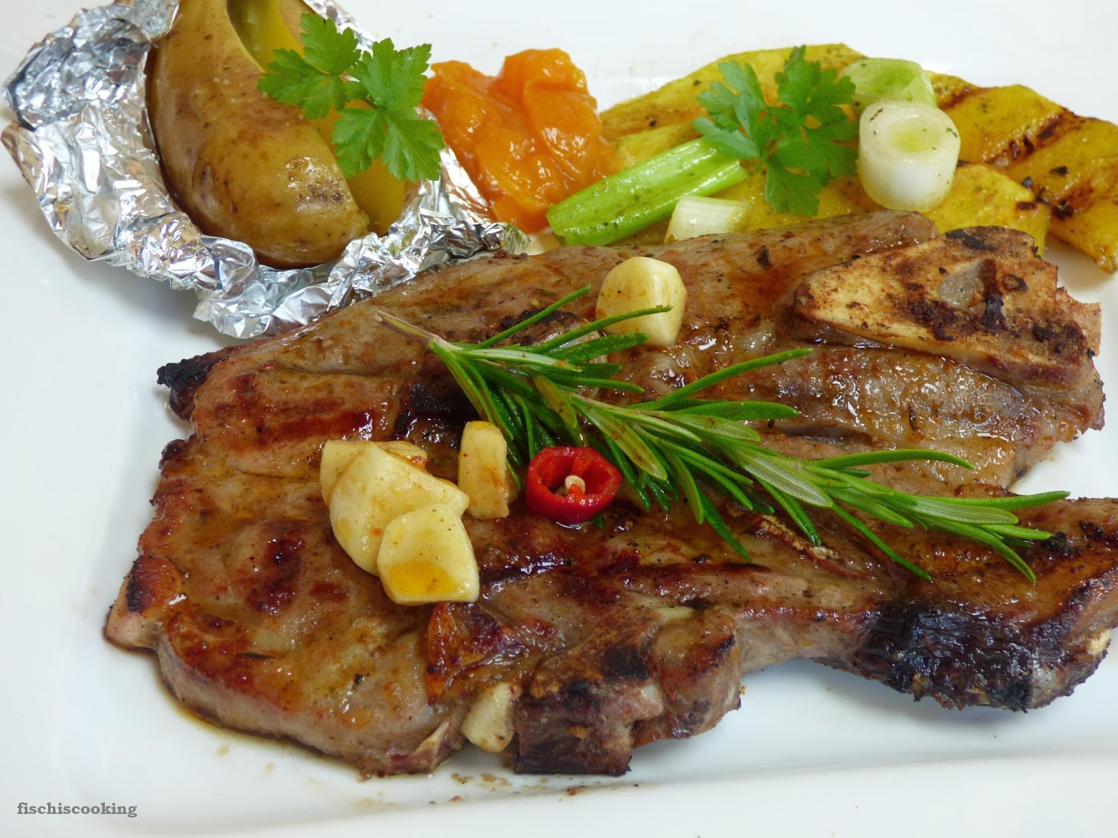 lammbeinscheiben mit kürbis vom grill