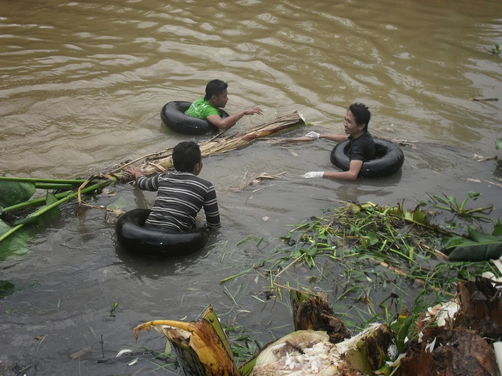 Bersihkan Sungai Setu, KPKL Libatkan Warga Untuk Kampanyekan Peduli Sungai