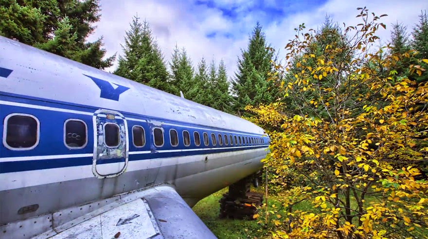 “Jetliners are masterful works of aerospace science, and their superlative engineering grace is unmatched by any other structures people can live within” - Man Lives In A Boeing 727 In The Middle Of The Woods