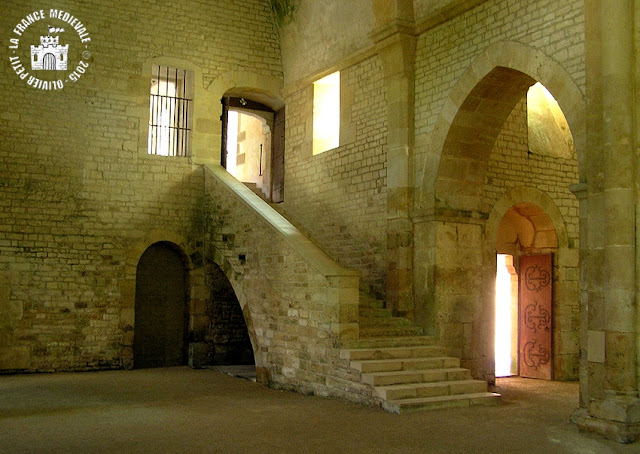 MONTBARD (21) - Abbaye de Fontenay : l'abbatiale