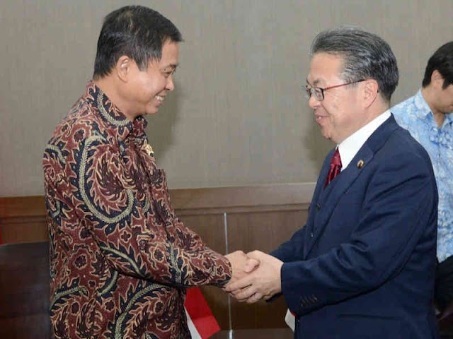Menteri Energi Jepang Undang Ignasius Jonan, Bahas Investasi Energi Baru Terbarukan Menteri Energi Jepang Undang Ignasius Jonan, Bahas Investasi Energi Baru Terbarukan